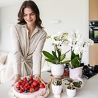 Orchidées Kolibri | Coffret cadeau Granada rose | Plante verte avec orchidée Phalaenopsis rose dans des pots décoratifs Granada sur un plateau rose bio