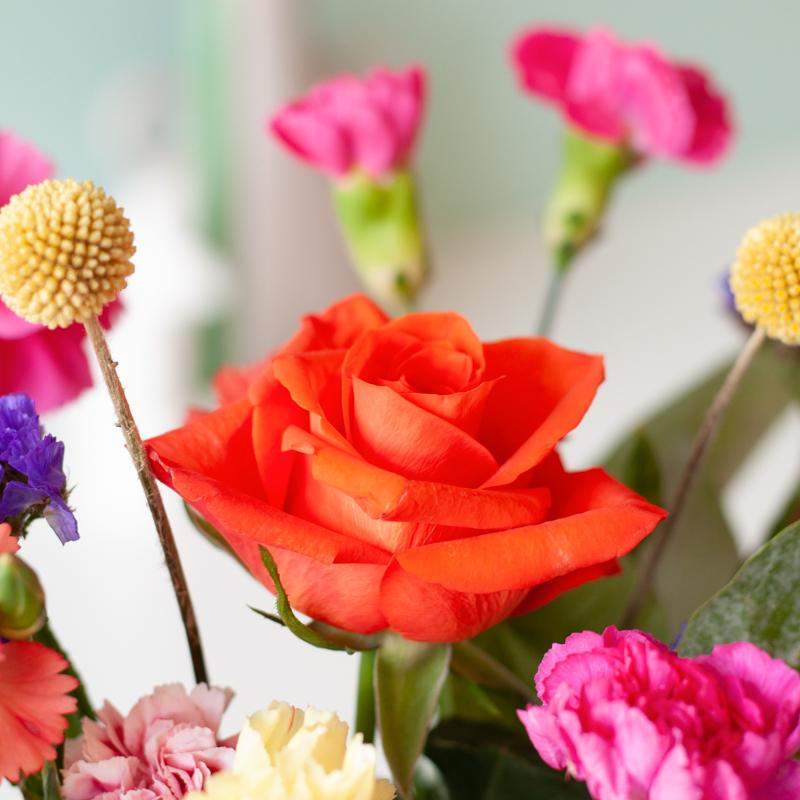 Flair - kleurrijk brievenbusboeket